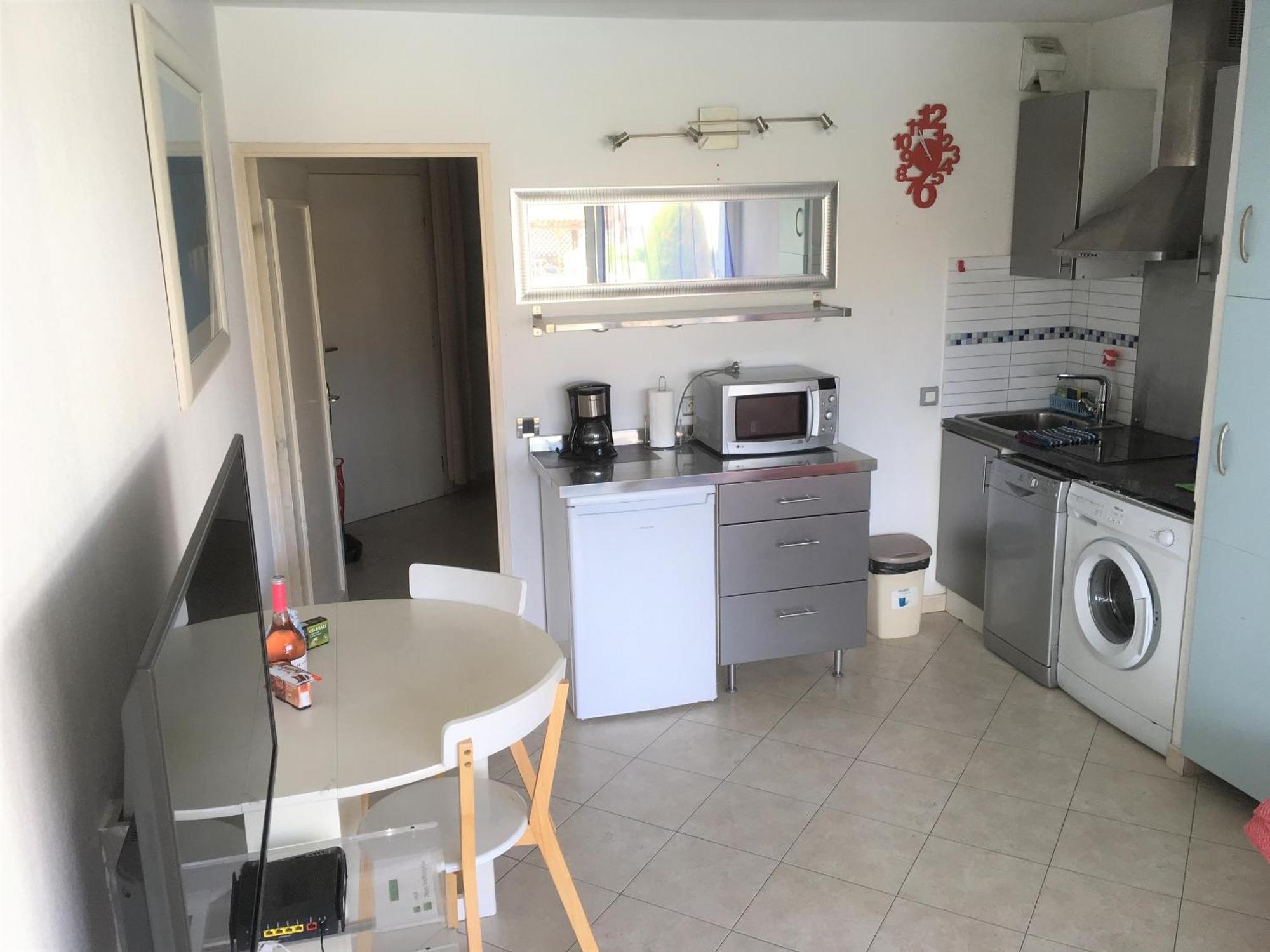 Agreable Appartement 4 Personnes A Villeneuve-Loubet Plage, Piscine, Mer, Commerces A Proximite Exteriör bild