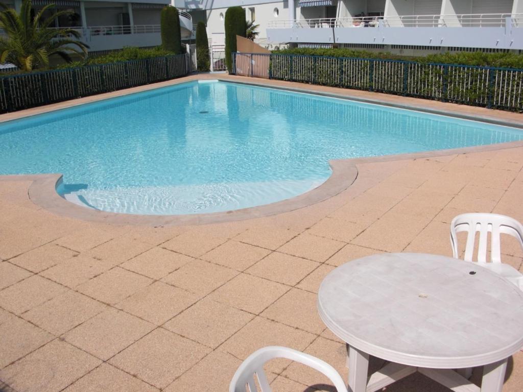 Agreable Appartement 4 Personnes A Villeneuve-Loubet Plage, Piscine, Mer, Commerces A Proximite Exteriör bild